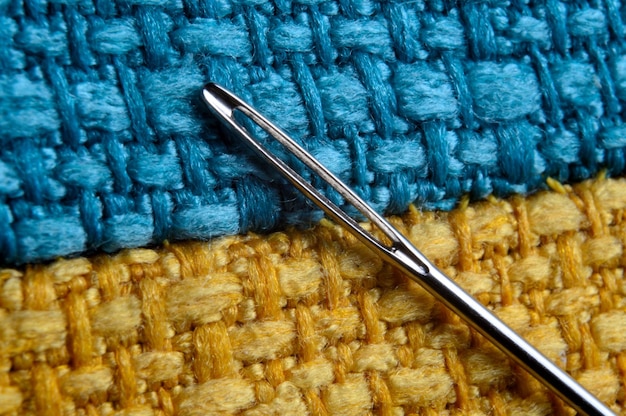 Zbliżenie igły i ściegu